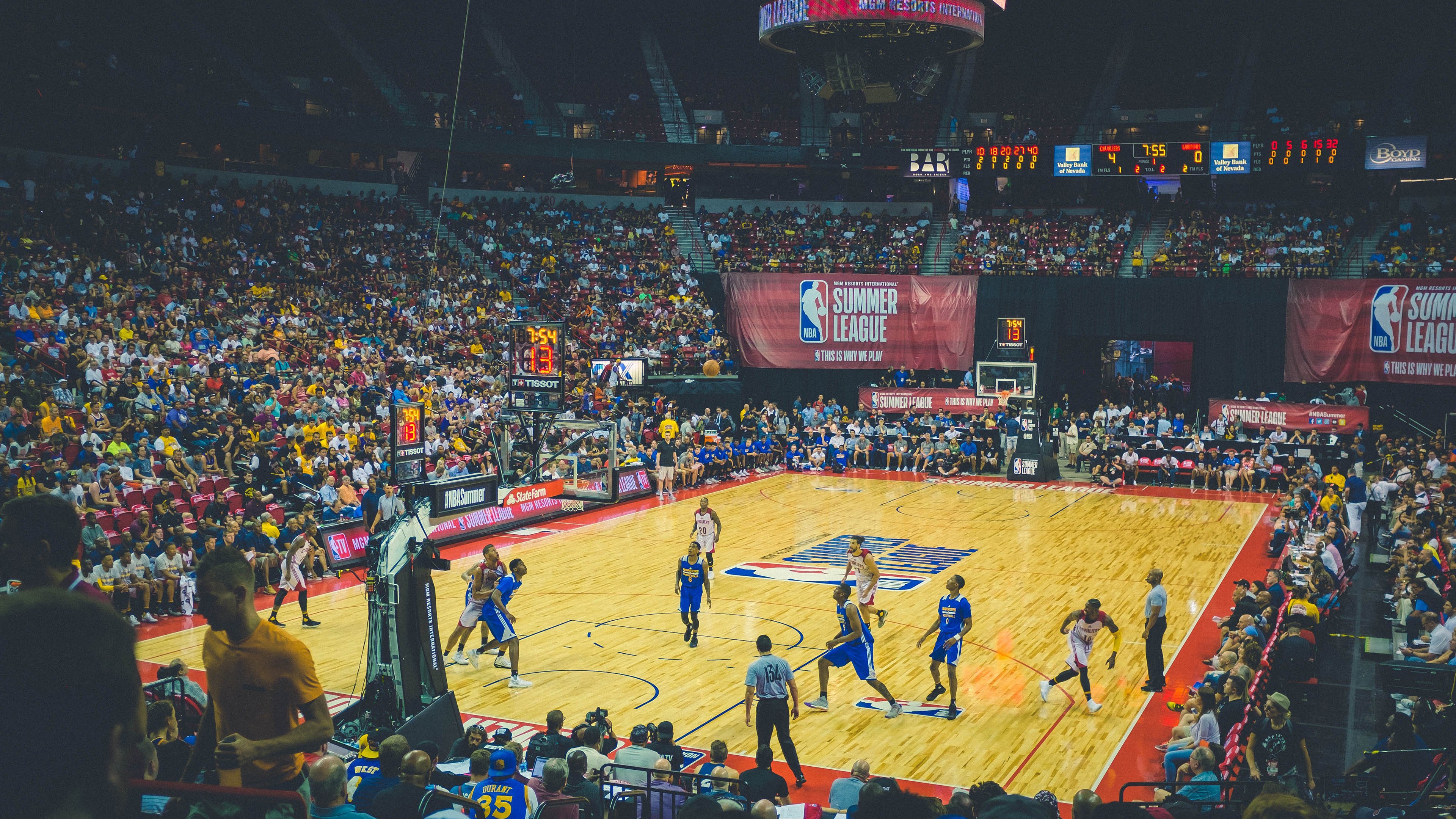 新疆队封锁山西队，英格拉姆关键节点连续得分改写比赛走向