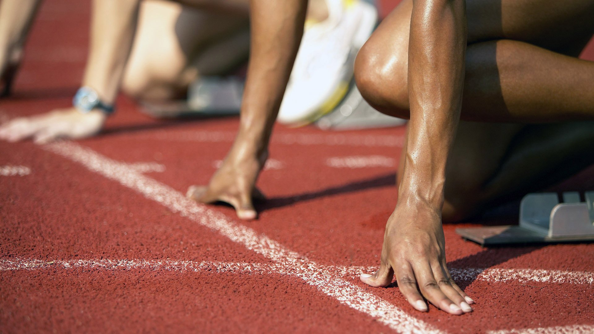 冷门与传奇，泰国队轻取日本队，安赛龙惊艳四座背后的羽坛新叙事